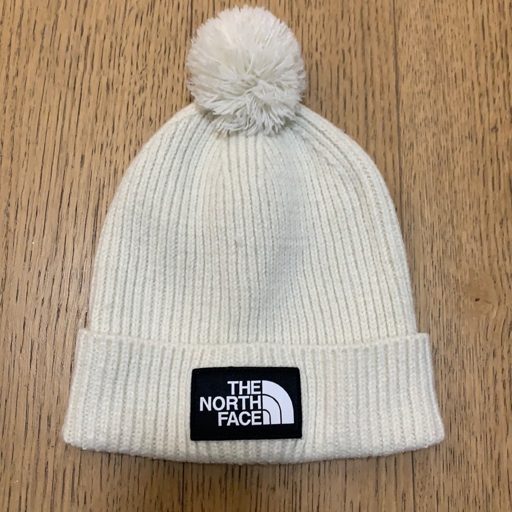 North Face Winter White Hat W OS$35 Like New!
